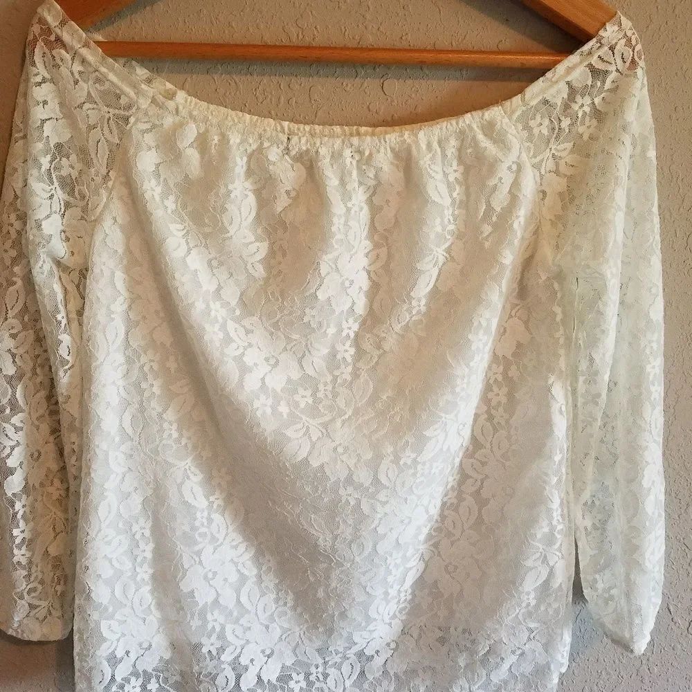 Finejo Lace Top   - Picture 2 of 5